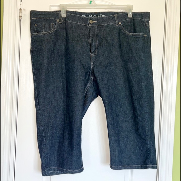 Dark Denim Capris Jeans - Picture 2 of 8